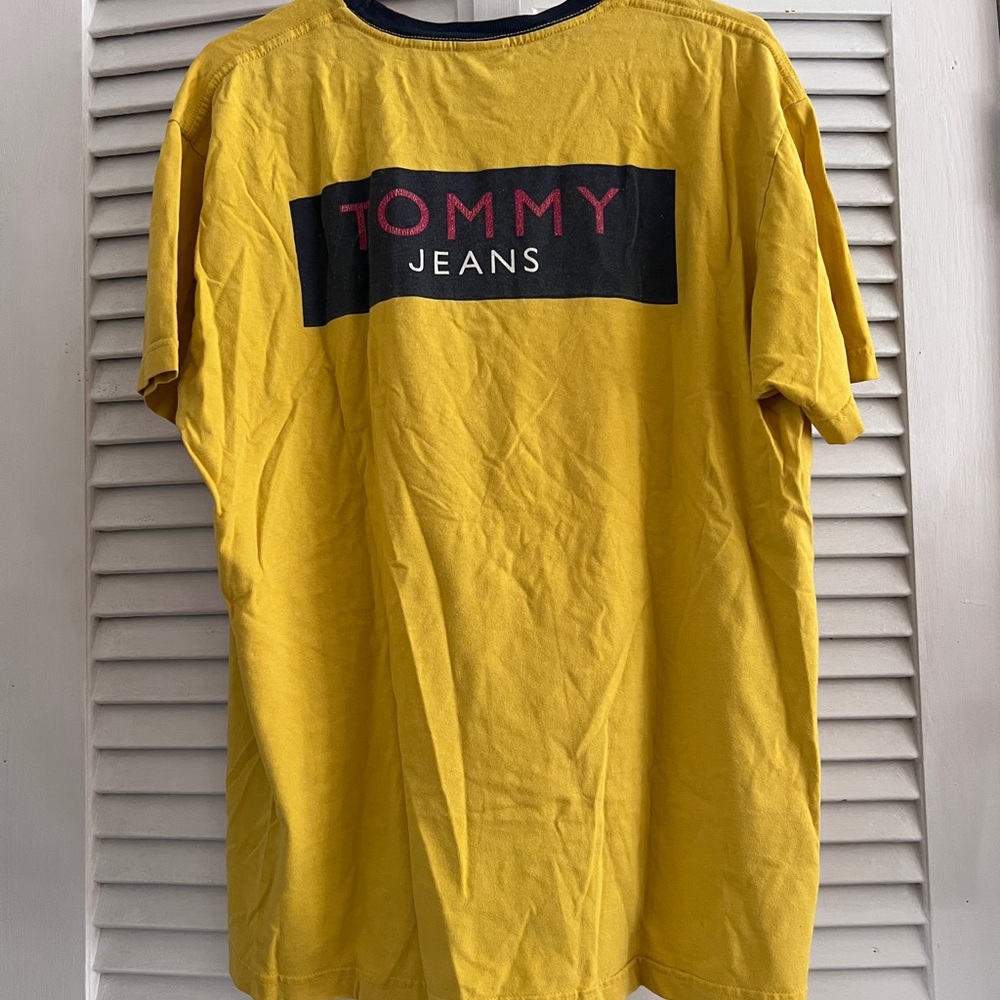 Vintage Tommy Hilfiger t shirt